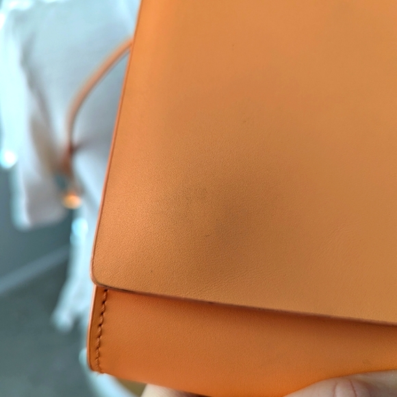 Baggu Bright Orange Compact Fine Grain Leather Purse - Picture 7 of 15
